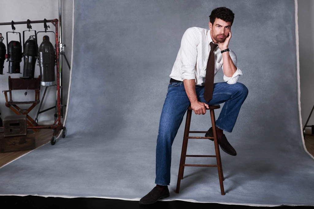 Theo James devient le nouveau visage de Gant